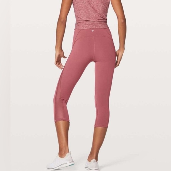 LULULEMON Train Times Crop *21" in So Merlot size 4 - Picture 2 of 11